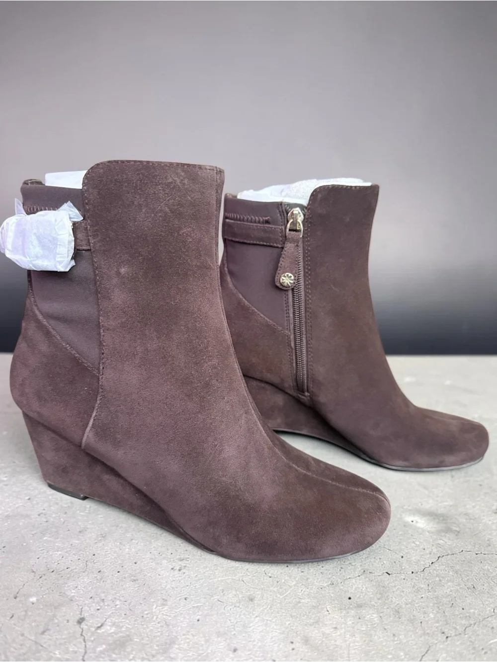 Isaac Mizrahi KAYLN Suede Wedge Bootie Size 8M